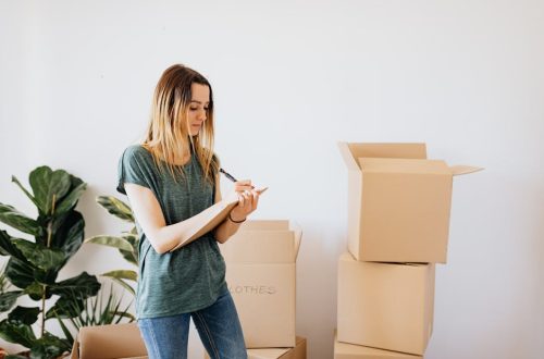 迷你倉：文化展示中的空間藝術與生活縮影